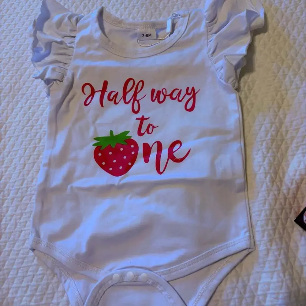 NWT ODOLDI Baby Girl 3-6M Strawberry 3 Piece Outfit Bodysuit Bloomers Headband